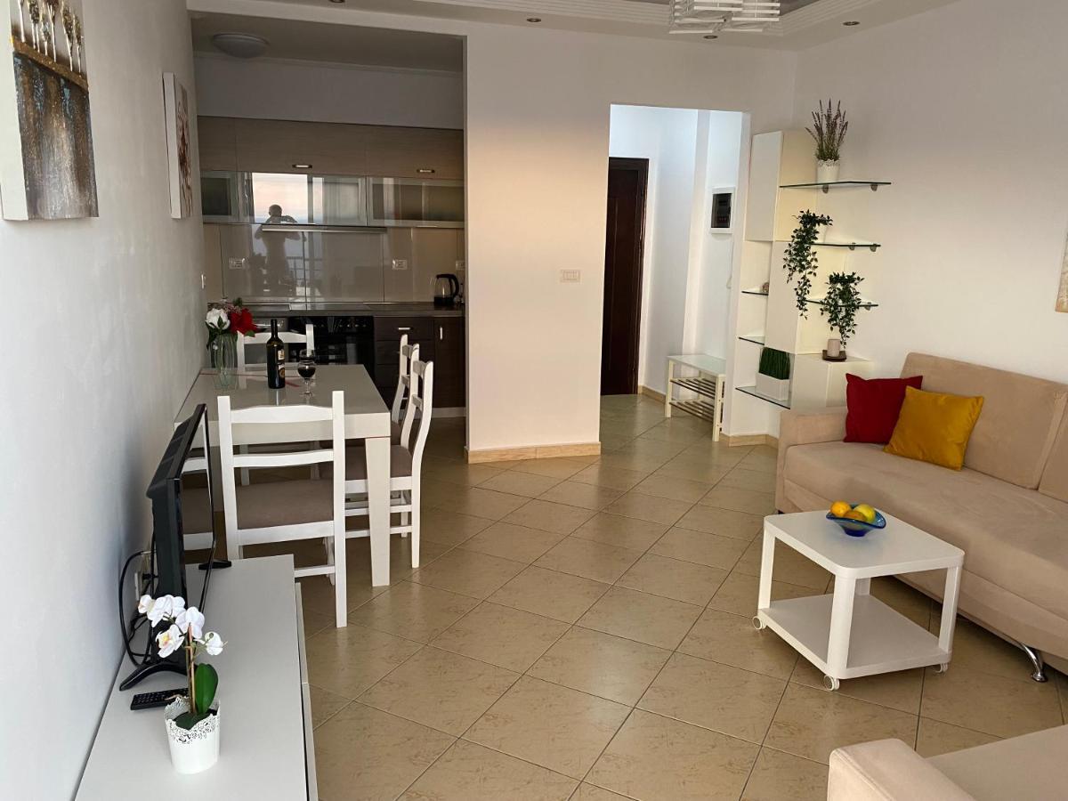 Apartment With Huge Sea View Balcony Saranda Dış mekan fotoğraf