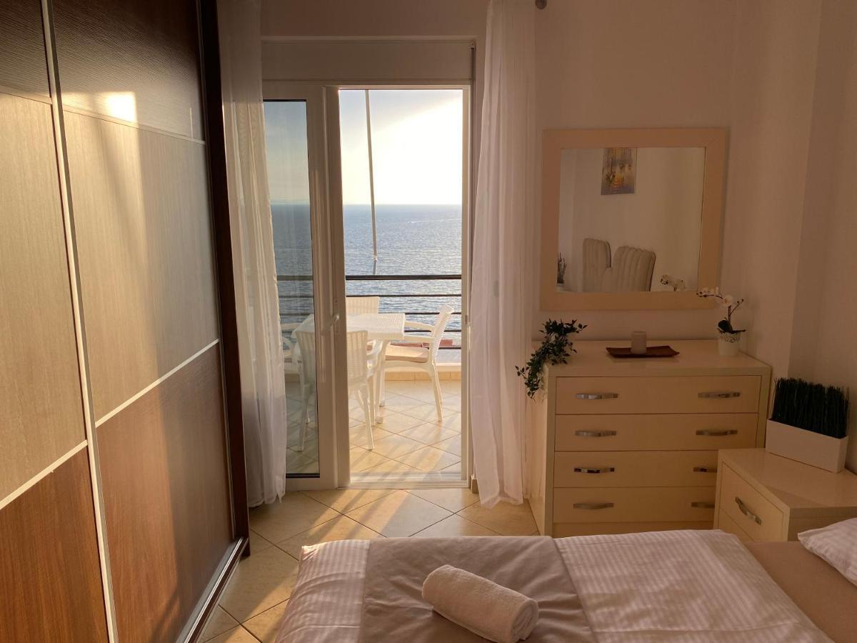 Apartment With Huge Sea View Balcony Saranda Dış mekan fotoğraf